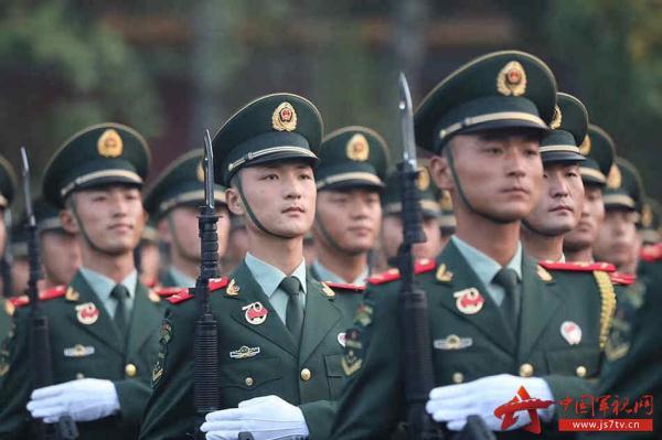 光明网：万众期待！阅兵方阵掠影