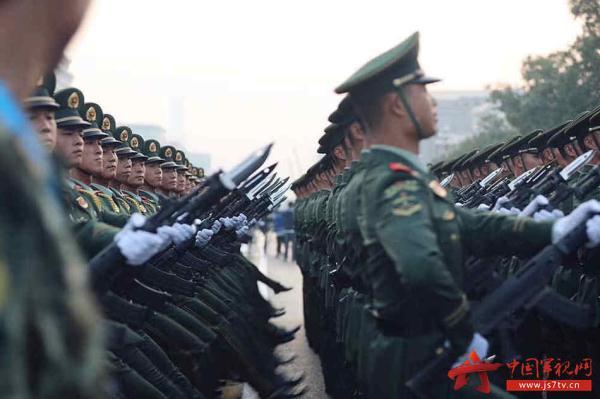 光明网：万众期待！阅兵方阵掠影