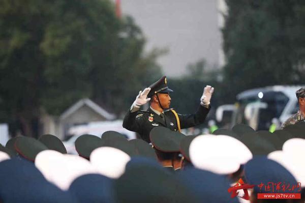光明网：万众期待！阅兵方阵掠影