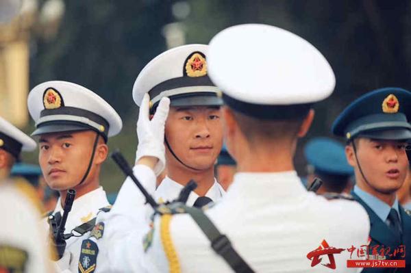 光明网：万众期待！阅兵方阵掠影