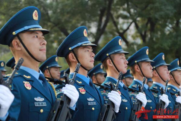 光明网：万众期待！阅兵方阵掠影