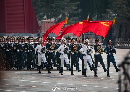 「光明网」70年国庆大阅兵上的震撼瞬间