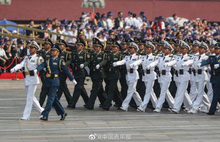 「光明网」70年国庆大阅兵上的震撼瞬间