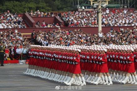 「光明网」70年国庆大阅兵上的震撼瞬间