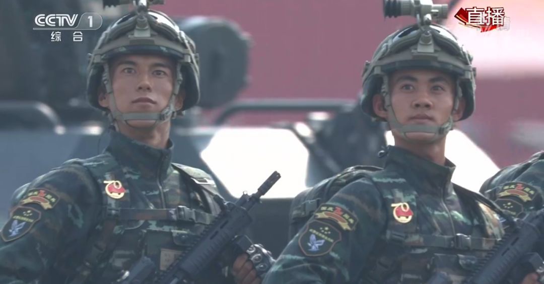 中国武警网@阅兵 | 武警部队来了！
