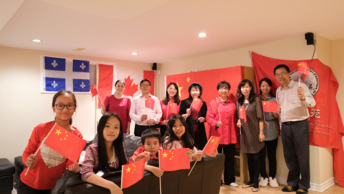 中国新闻网■加拿大侨胞组团观看新中国成立70周年庆典