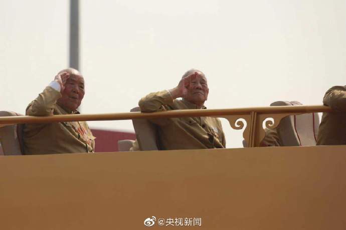 #央视#央视：向老兵致敬 共和国不会忘记你们的贡献(图)