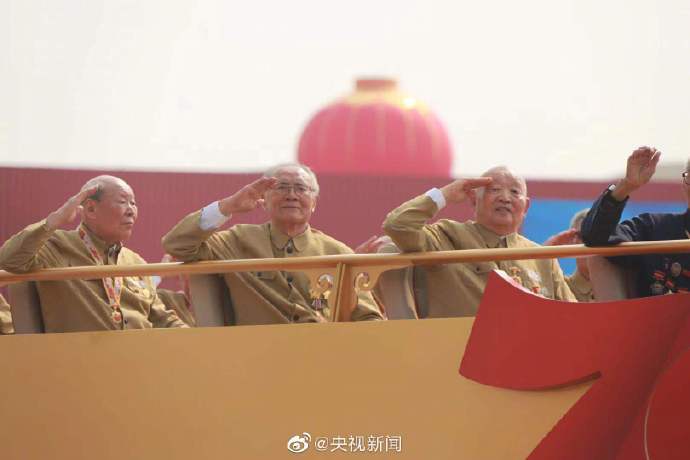 #央视#央视：向老兵致敬 共和国不会忘记你们的贡献(图)