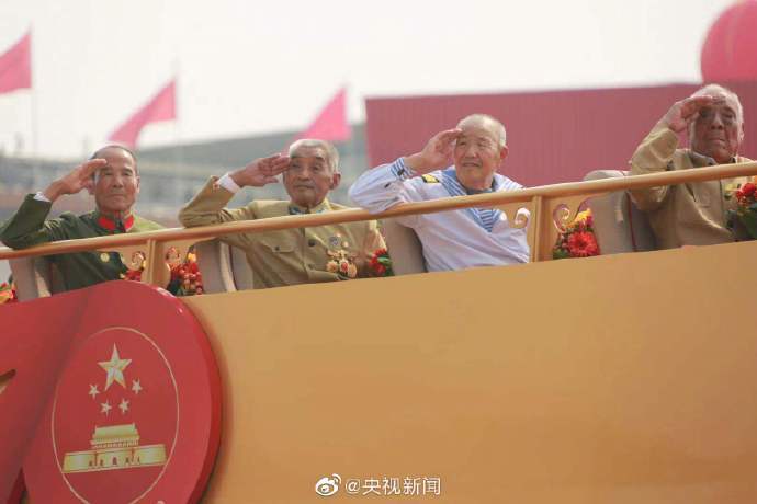#央视#央视：向老兵致敬 共和国不会忘记你们的贡献(图)