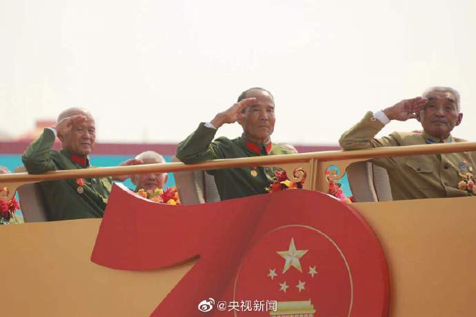 #央视#央视：向老兵致敬 共和国不会忘记你们的贡献(图)