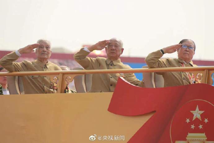 #央视#央视：向老兵致敬 共和国不会忘记你们的贡献(图)
