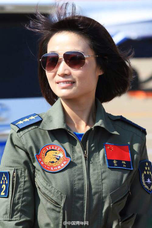 「观察者网」首位歼-10女飞行员余旭的愿望，今天实现了