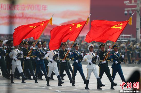 中国新闻网■女兵方队