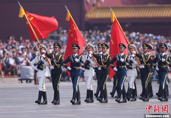 中国新闻网■女兵方队