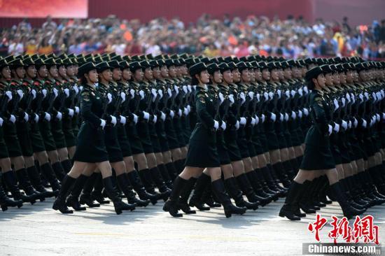中国新闻网■女兵方队