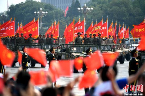 中国新闻网■女兵方队
