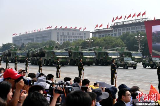 中国新闻网：长剑-100巡航导弹方队