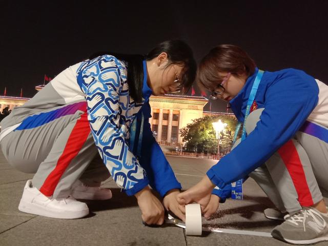 「北京日报客户端」他们在庆典开始前12小时30分离开