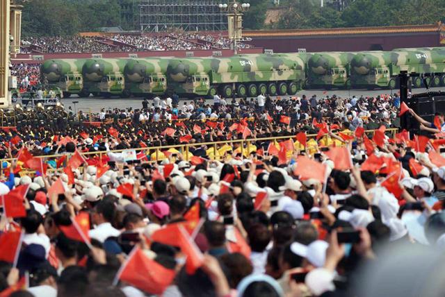 【新京报】揭秘：受阅装备全部为国产，四成首次亮相