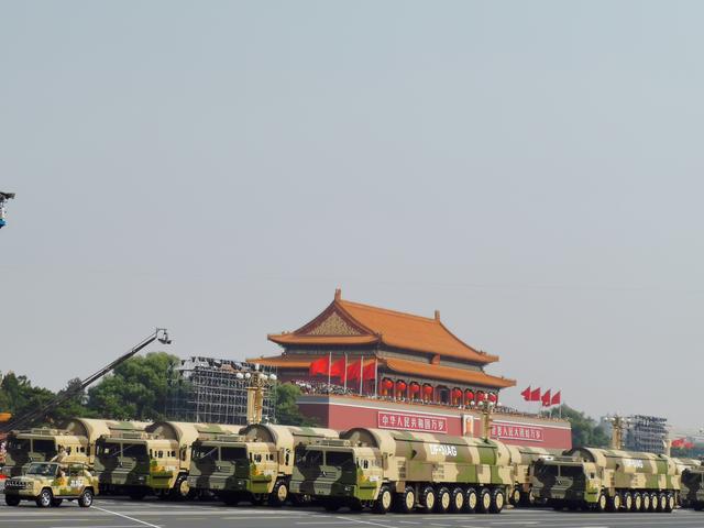 【新京报】揭秘：受阅装备全部为国产，四成首次亮相