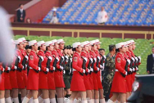 「中国青年网」来了！女民兵方队全新亮相
