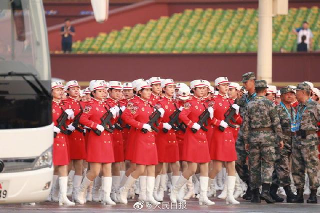 「中国青年网」来了！女民兵方队全新亮相