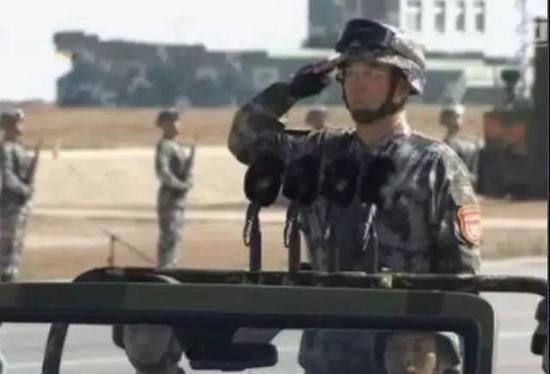 光明网：首次 空军上将担任国庆阅兵总指挥