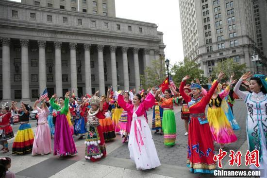 中国新闻网：纽约华人华侨举行升国旗仪式