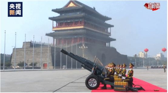 「文汇报」视频 | 7万只鸽鸽回家：没想到吧，国庆阅兵仪式上的鸽子都是借的