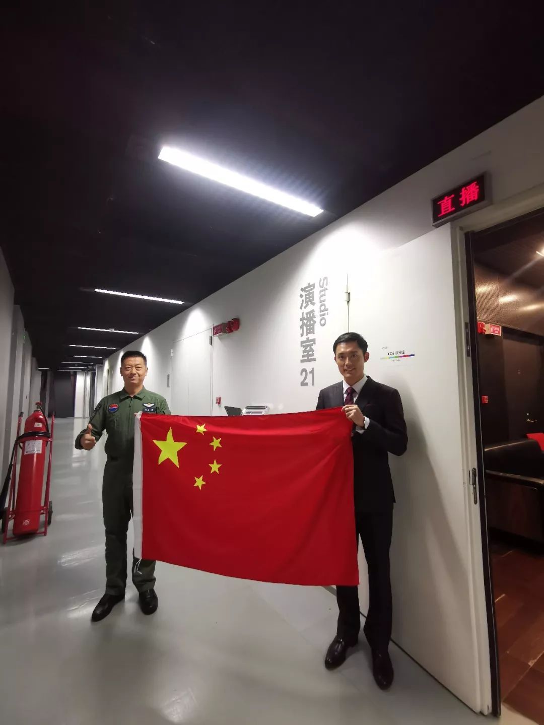 央视今日亚洲@70年奋进跨越 中国空军谱写壮美航迹