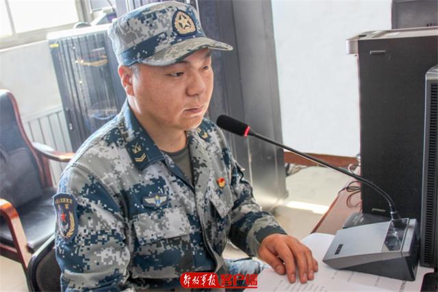 「中国军网」暖男？技术流？看看阅兵训练场下的幕后“面孔”