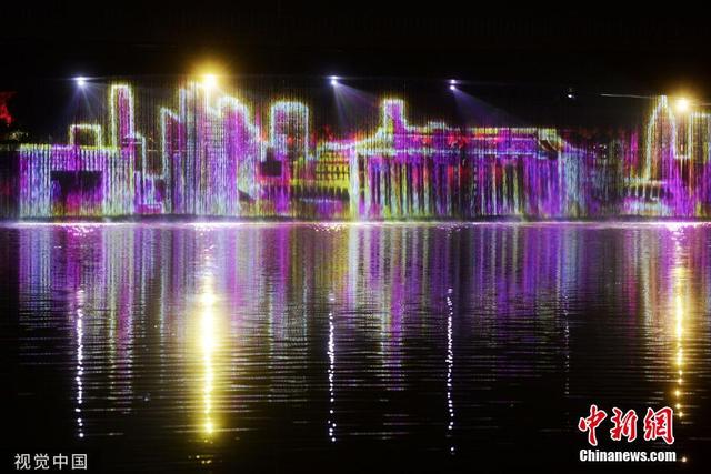 中国日报网■灯光璀璨 北京多地标上演国庆灯光秀向祖国表白