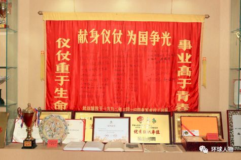 新浪新闻综合■成为中国最帅天团背后:日“砸”4万步 血泡摞血泡