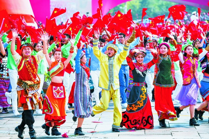 【北京晚报】国庆群众游行总导演肖向荣全方位解读：“我们”走过天安门