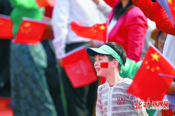 【北京晚报】国庆群众游行总导演肖向荣全方位解读：“我们”走过天安门