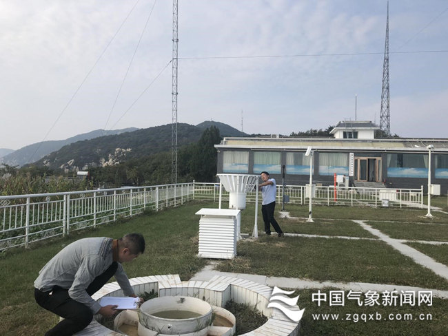 [中国气象局]国庆长假：气象人坚守岗位 祝福祖国