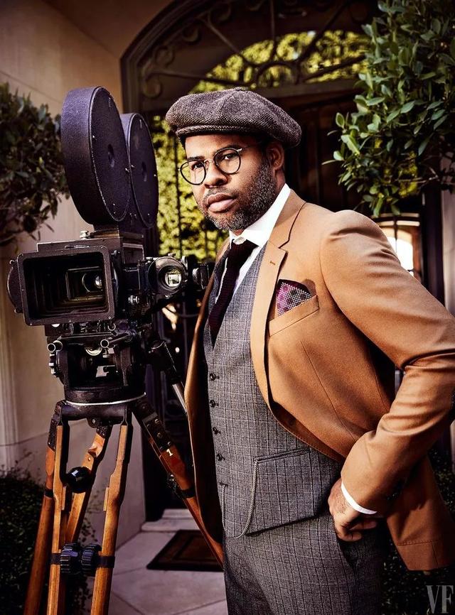 新京报：《逃出绝命镇》导演与环球影业签五年协议，执导两部影片