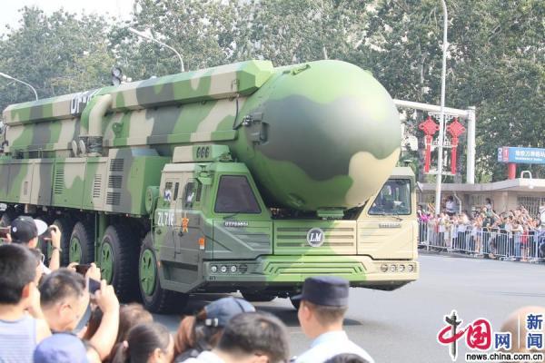 「中国网」来了来了！大阅兵武器装备车队来了