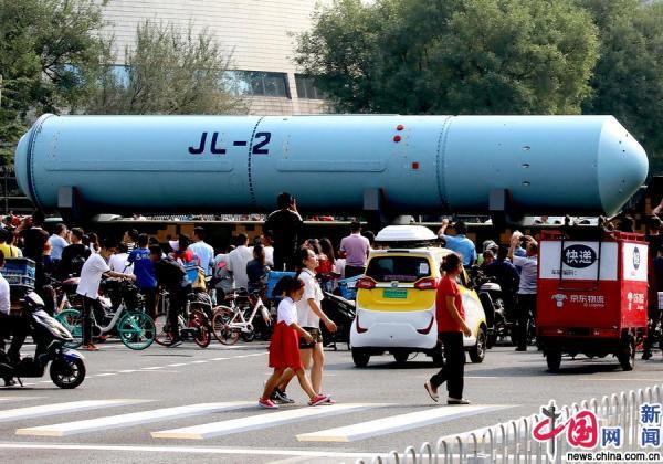 「中国网」来了来了！大阅兵武器装备车队来了