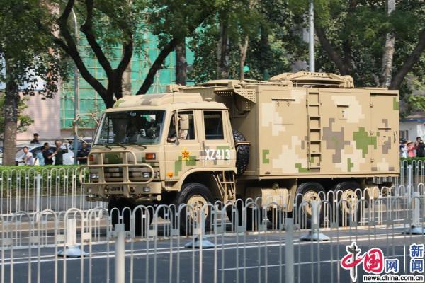「中国网」来了来了！大阅兵武器装备车队来了