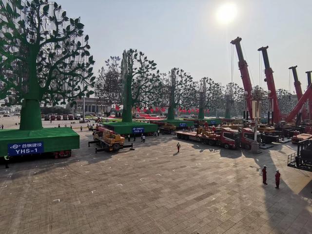 [新京报]昨晚天安门广场上的7棵巨型树，为何会动又会放烟花？