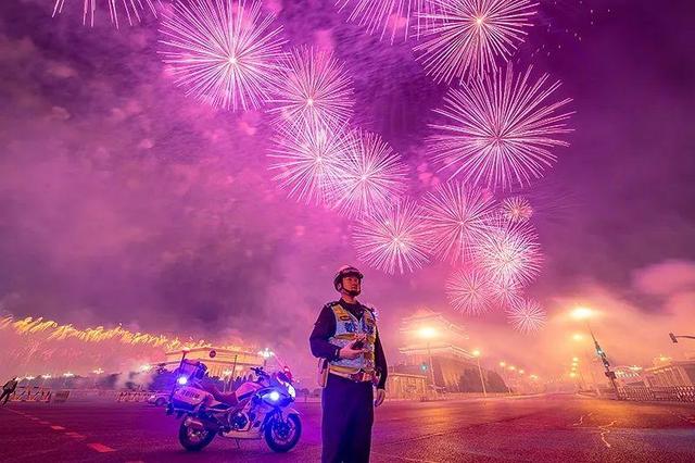 环球网■烟花下的“骄”警