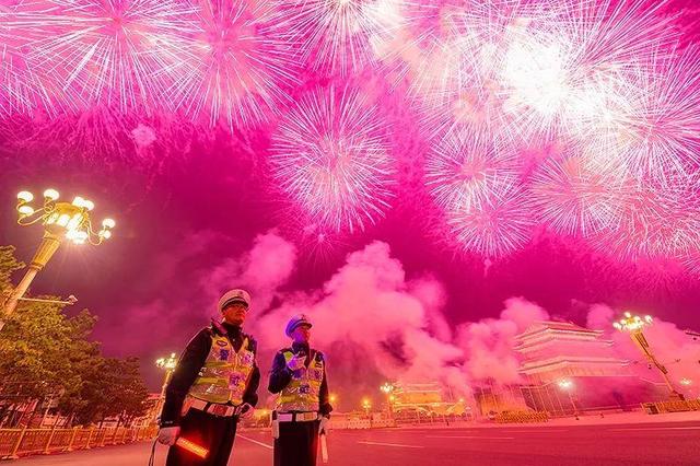 环球网■烟花下的“骄”警