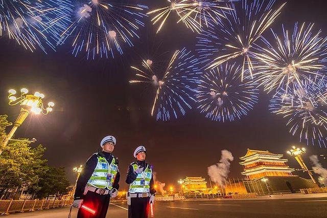 环球网■烟花下的“骄”警