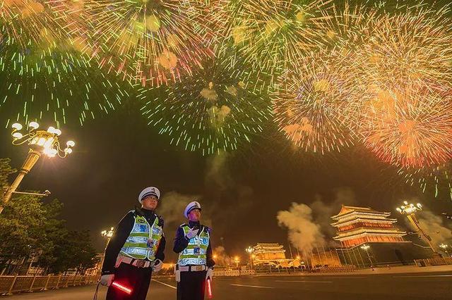 环球网■烟花下的“骄”警