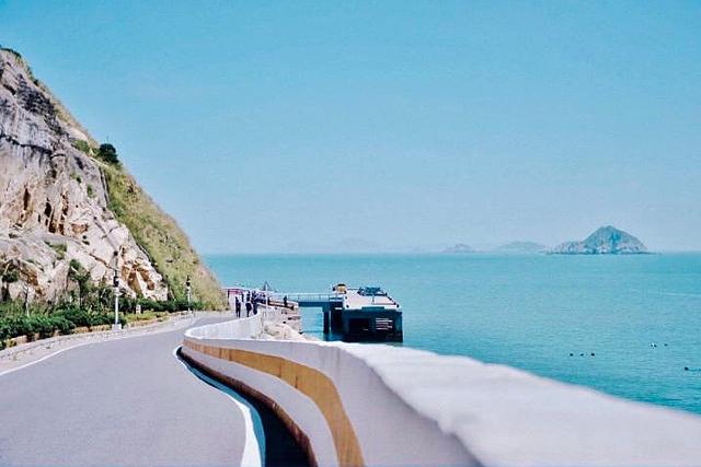 【上游新闻】「国庆攻略」人少景美的国内海岛，坐上高铁就能到