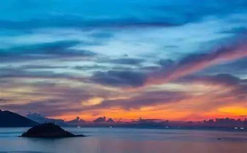 【上游新闻】「国庆攻略」人少景美的国内海岛，坐上高铁就能到