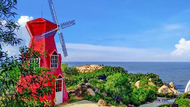 【上游新闻】「国庆攻略」人少景美的国内海岛，坐上高铁就能到