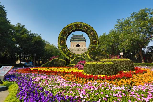 北京日报客户端@名副其实花的海洋！你知道北京摆了多少花吗？