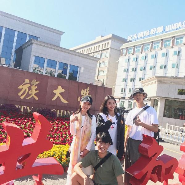 央广网■国庆联欢活动歌声里的“台前幕后”